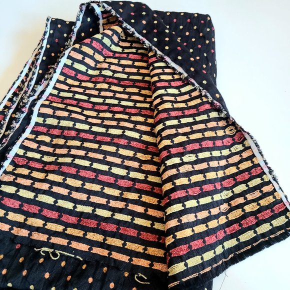Woven multicolored sewing fabric. - Picture 1 of 6